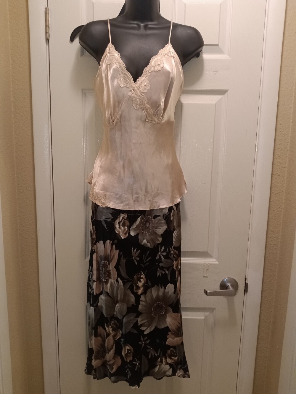Angie/ Lily Silk-Feel Floral Midi Skirt And Pale Pink Lace Camisole Too Set